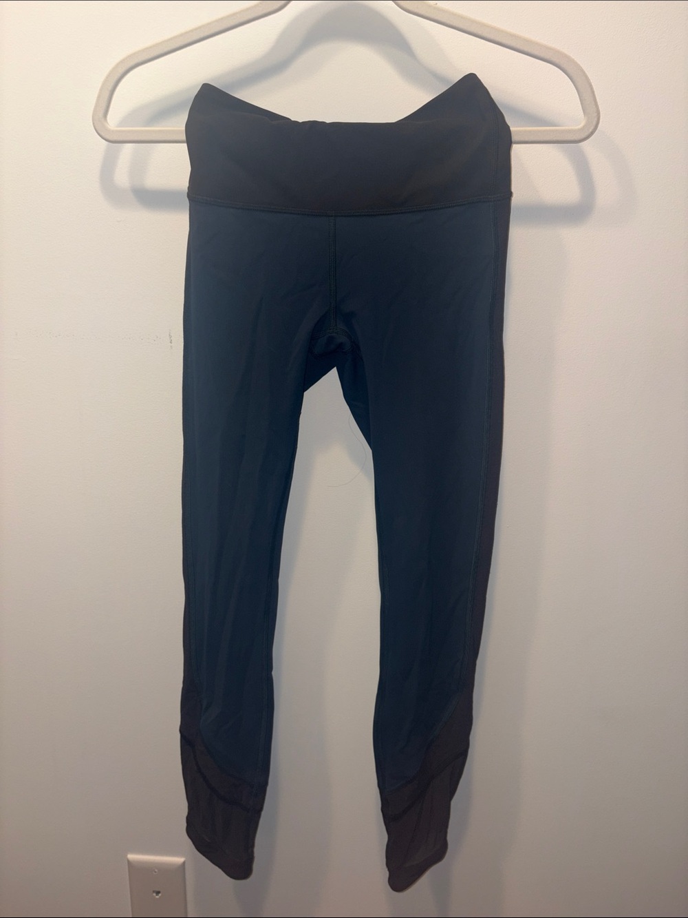 Lululemon blue leggings new